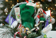 New Year basket with candies and Dragon Louis — photo 1